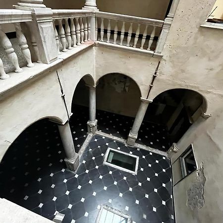 Happy Family Apartments Giustiniani Генуя Экстерьер фото
