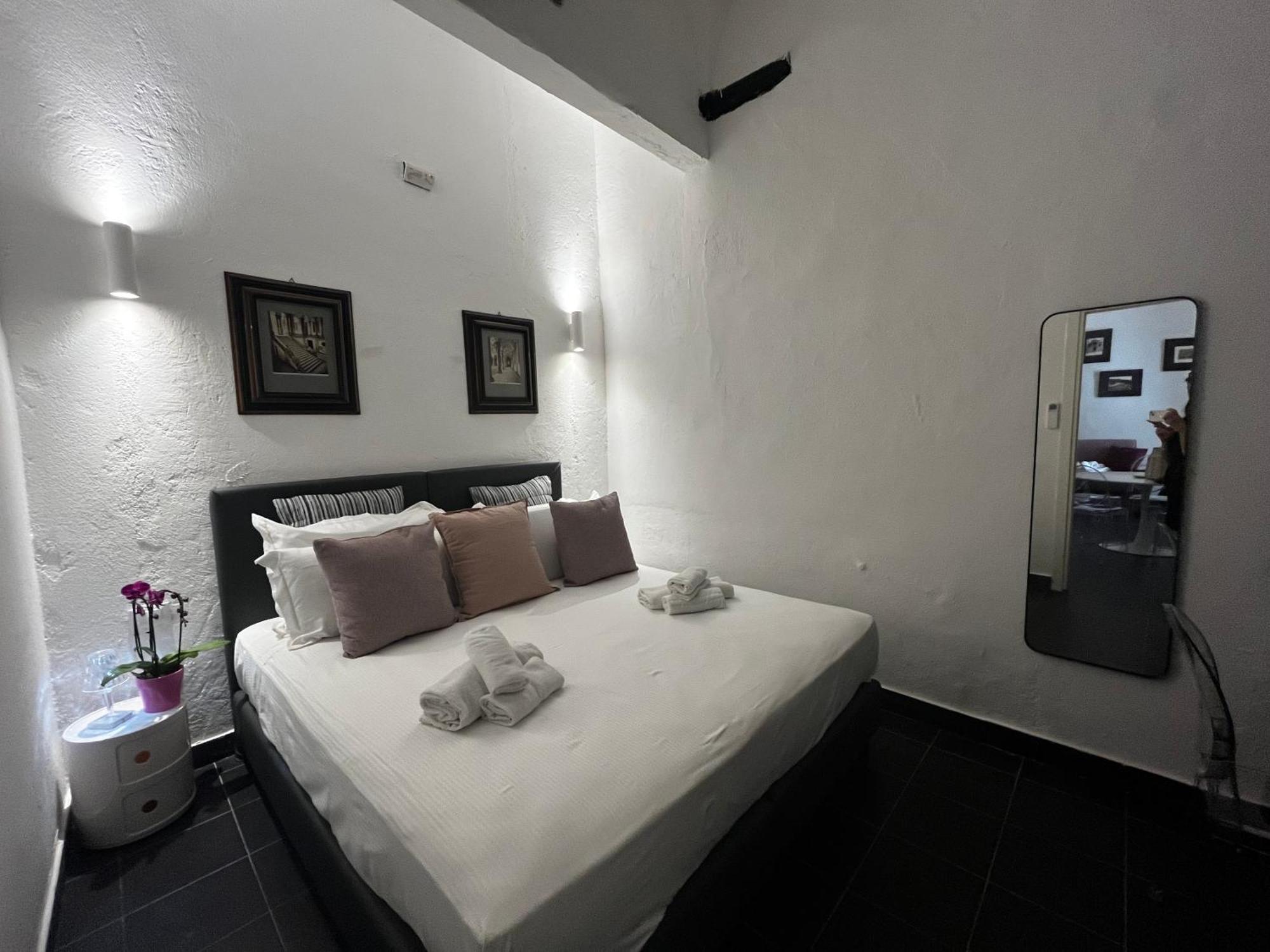 Happy Family Apartments Giustiniani Генуя Экстерьер фото